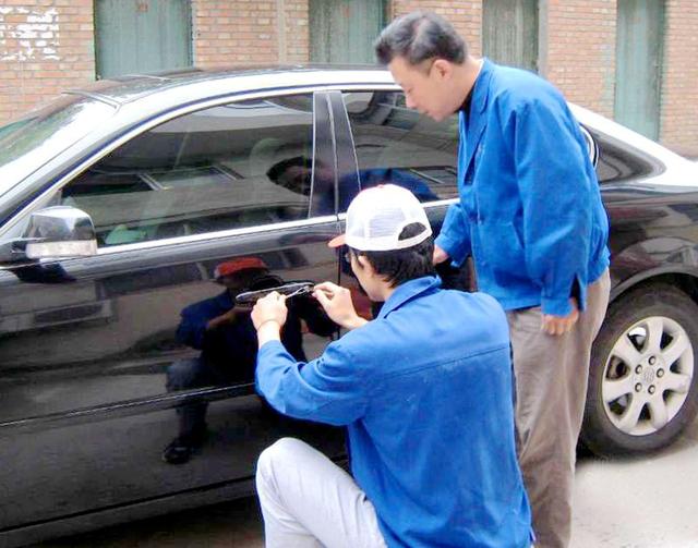 恩平开锁公司：车钥匙坏了怎么办